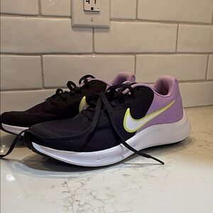 NWB (New With Box) Nike Women's Cave Purple and Lavender Athletic Shoes